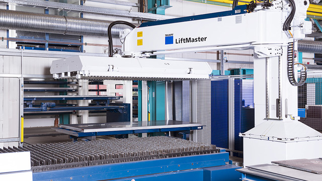 TruLaser 3030 mit LiftMaster